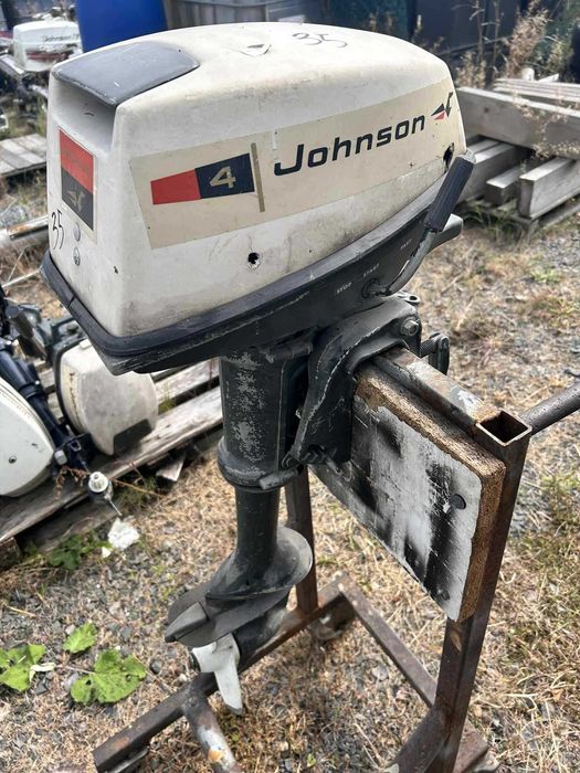 Johnson 4KM rumpel, gaźnik, spodzina