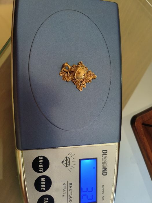Colar em ouro bola