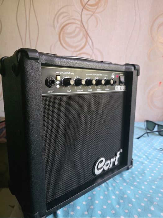 Комбик для электрогитары Cort CM10G