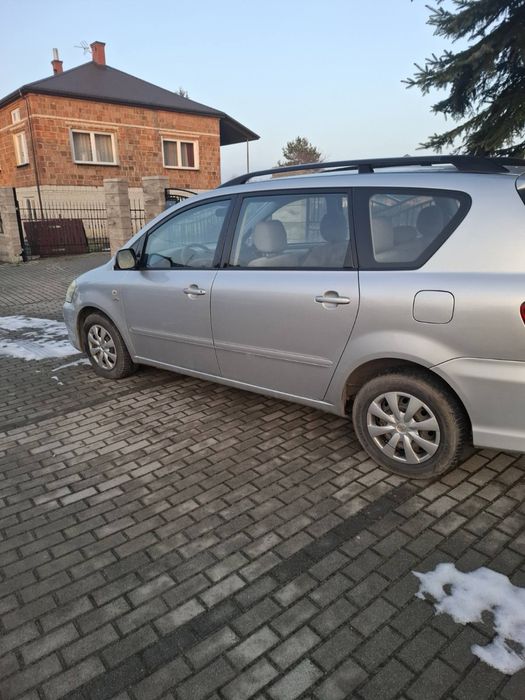 Тойота авенсіс венсо авенсис toyota avensis verso по запчастирах розбо