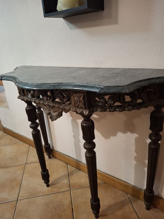 Consola Antiga de Parede em Madeira Trabalhada com Tampo em Mármore