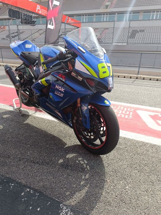 Suzuki GSXR 1000 K7  track days/ pista
