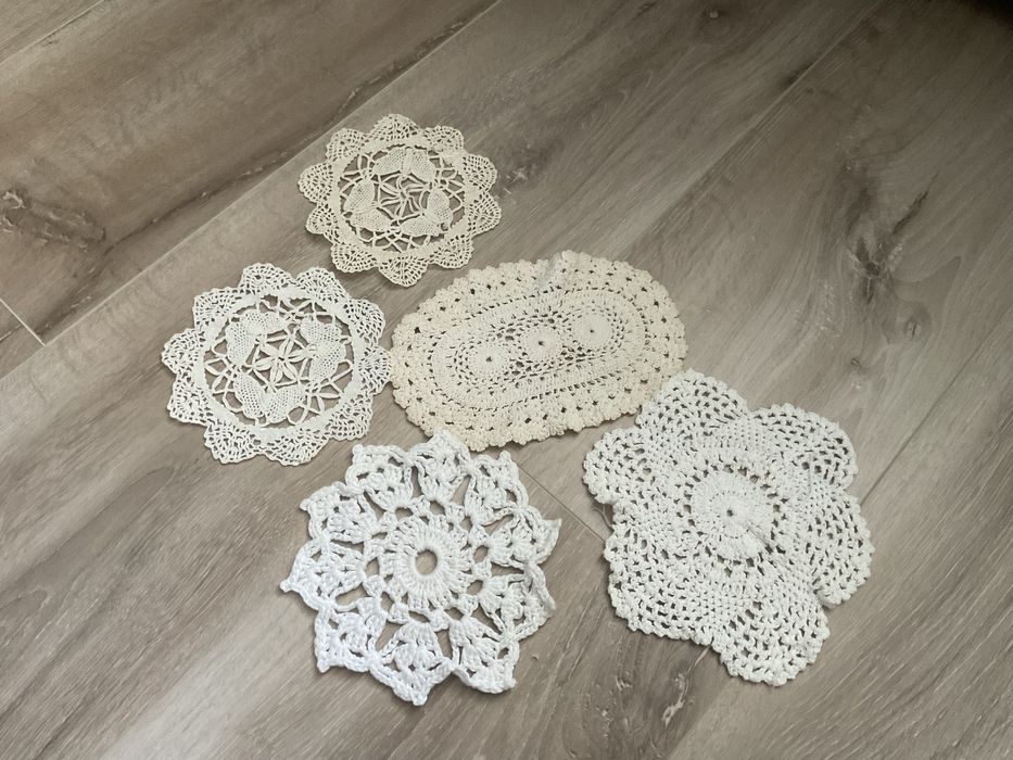 Серветка декоративна вязана ґачком