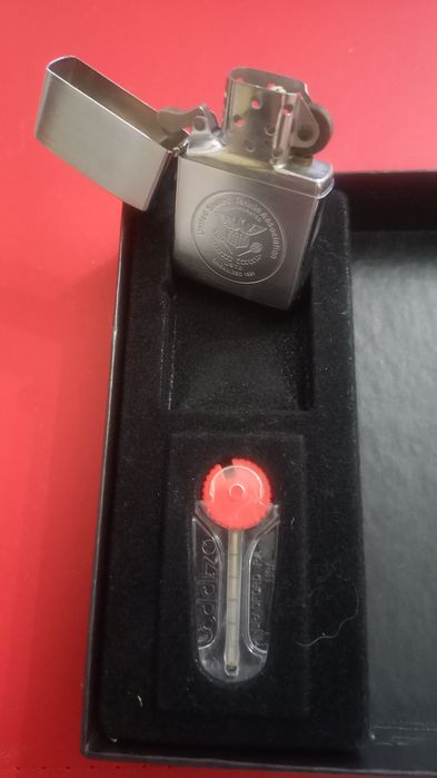 Isqueiro Zippo novo