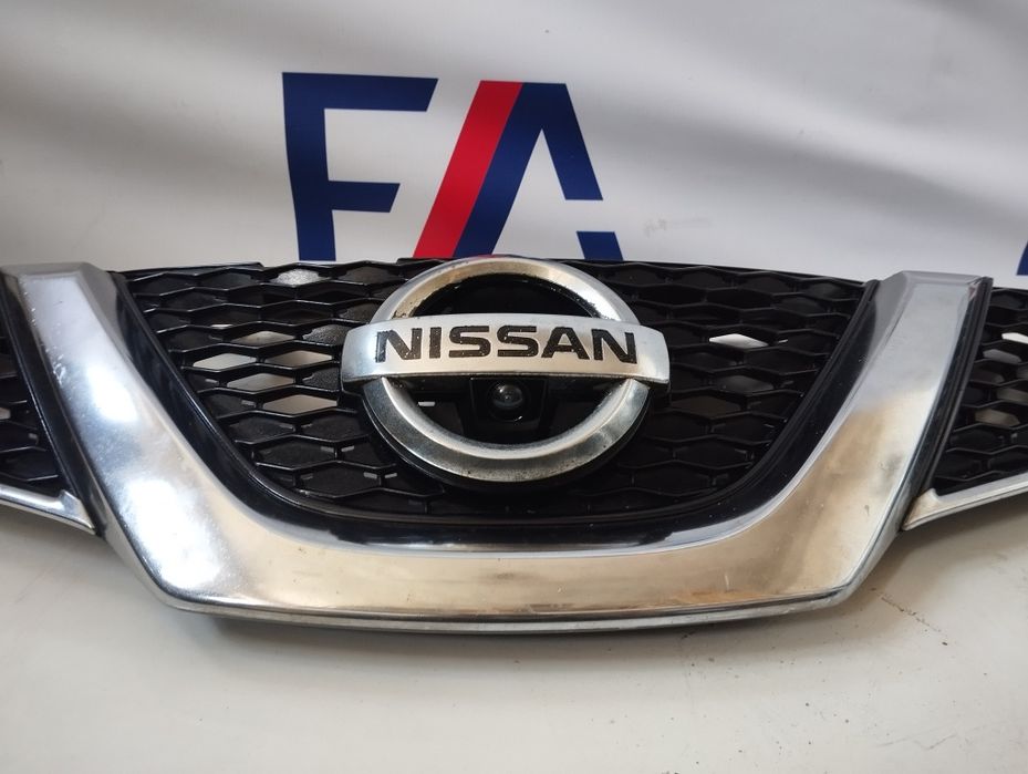 Решітка радіатора Ніссан Кашкай Nissan Qashqai