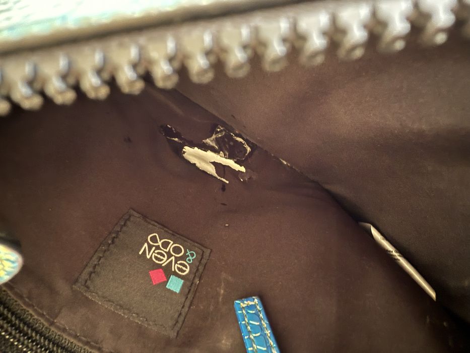 Kolorowa opalizująca kopertówka Even& Odd do ręki