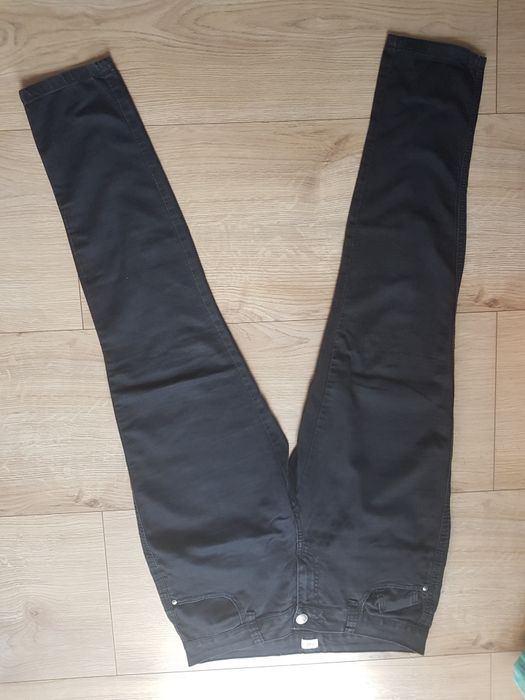 Dzinsy damskie z wysokim stanem marki F&F rozmiar XL.