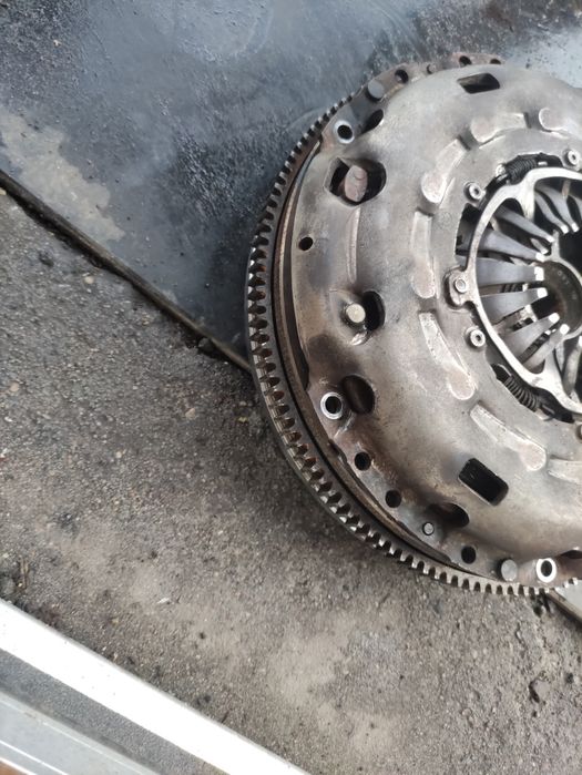 Koło dwumasowe dwumasa tarcza sprzęgła docisk VW T5 2.5 TDI