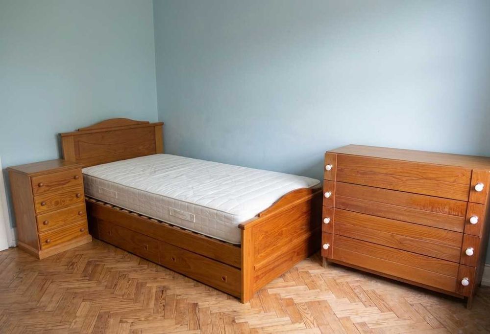 Conjunto de Quarto Solteiro em Pinho Mel com Colchão Bestbed