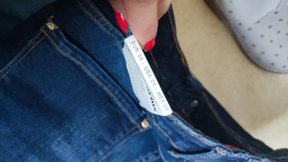 Spodnie jeansy Stradivarius 36