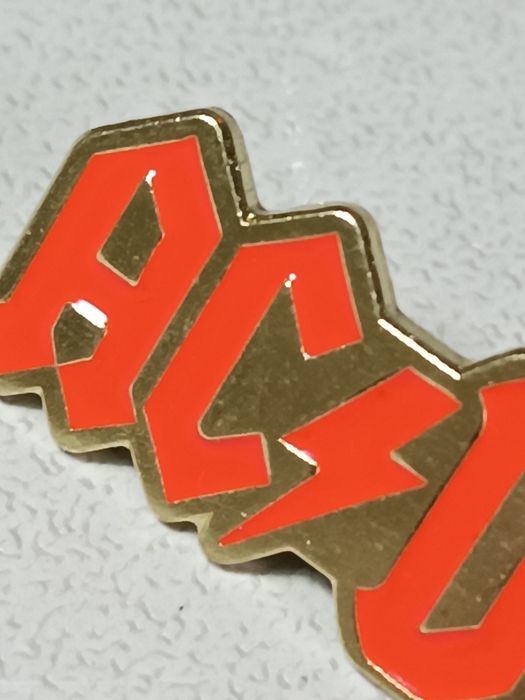 Значок рок-гурту AC/DC