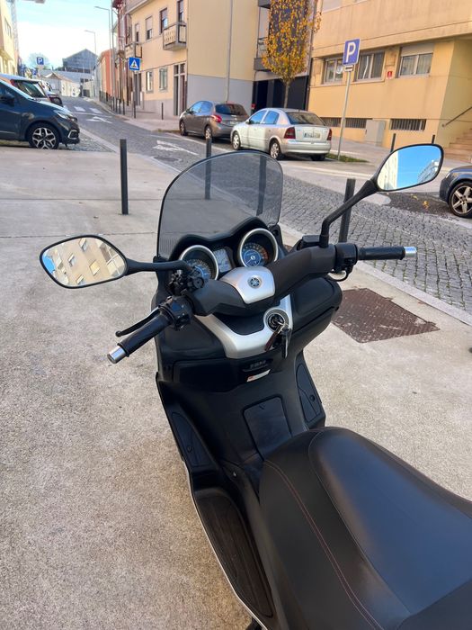 Yamaha X-Max 125