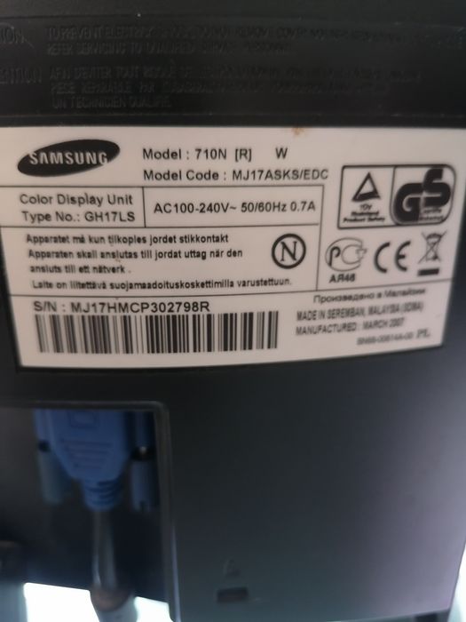 Монітор samsung 710 в доброму стані не зашурганий працював дуже мало
