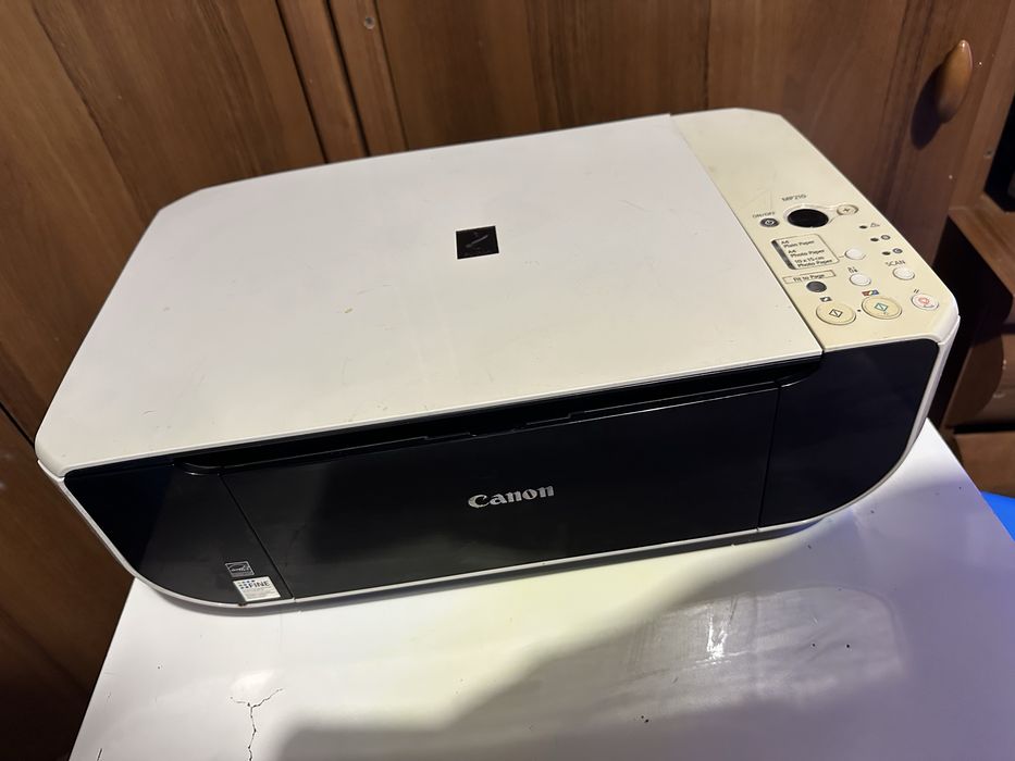 Принтер (кольоровий і ч/б), сканер, ксерокс