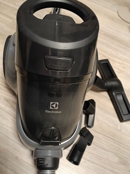 Odkurzacz Eletrolux bezworkowy