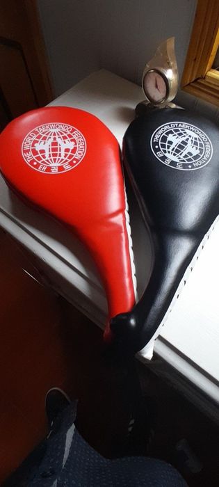 Ракетки тхеквондо, хлопушка, кикпад, таргетка для ног