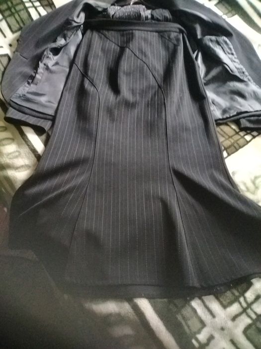 Продам костюм женский