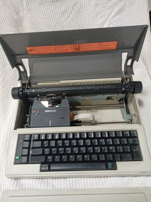 maquina de escrever Brother AX-10 eletronic