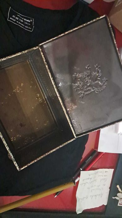 Caixa Decorativa Vintage com Brasão Mediaval-Estilo europeu