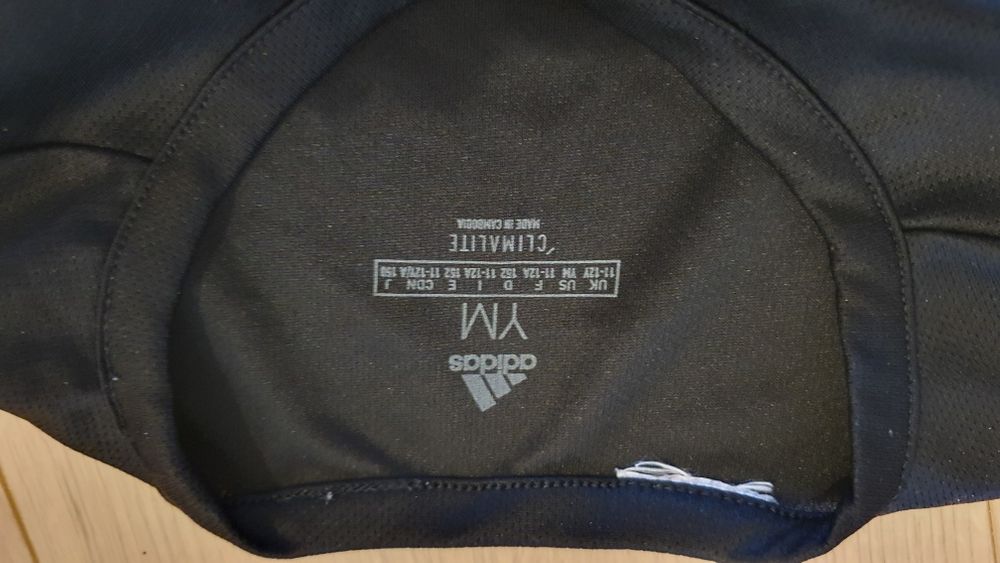 Koszulki i buza Adidas