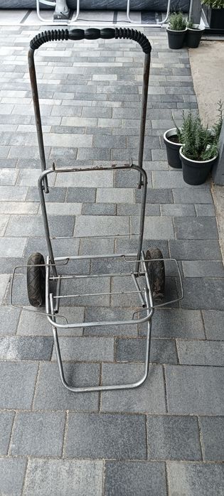 Składany wózek transportowy na kółkach dmuchanych