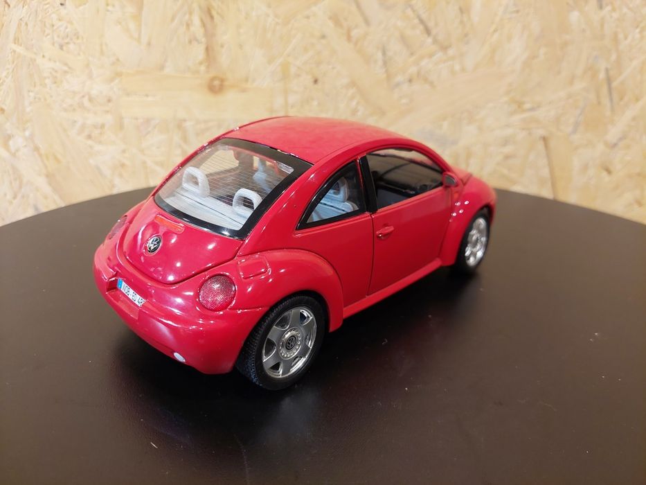 Model 1:18 Volkswagen Vw New Beetle Bburago