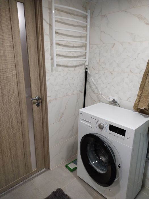 Сдам посуточно,подобово Двухуровневую  студію на левом березі район 9-