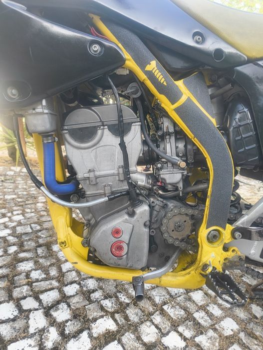Suzuki rmz 250 matriculada com luzes troco por n-max ou x-max  ou parecido