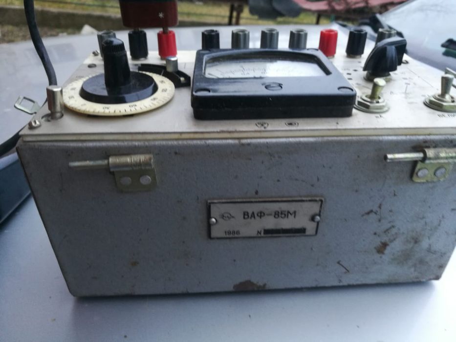 Вольтамперфазометр ВАФ-85М в рабочем состоянии.