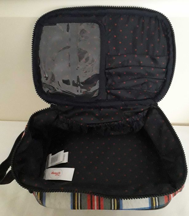 Necessaire Minnie impermeável como novo