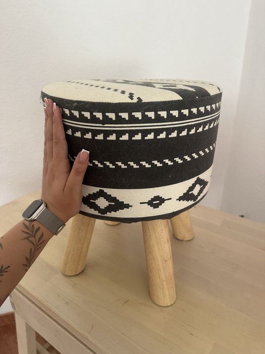 Banco decorativo pequeno