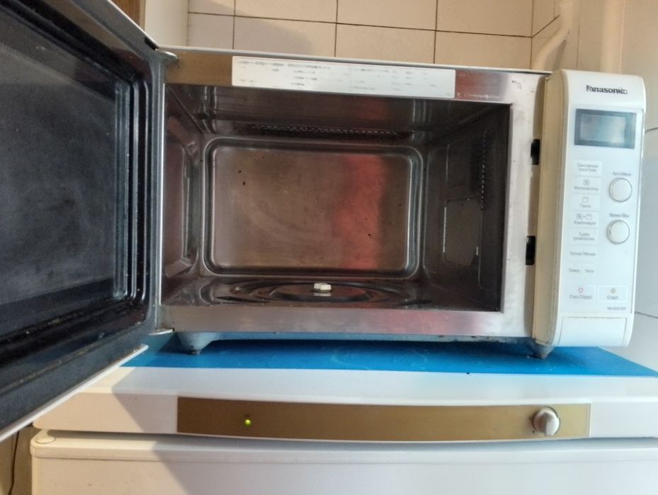 Продам микроволновку Панасоник