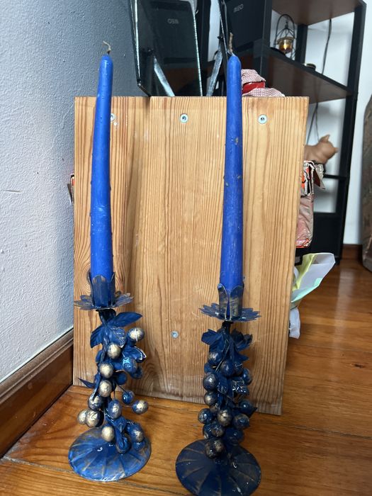 Castiçais com velas novos