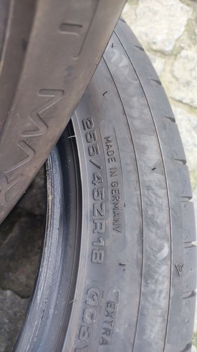 Pneus 255 45 R18
