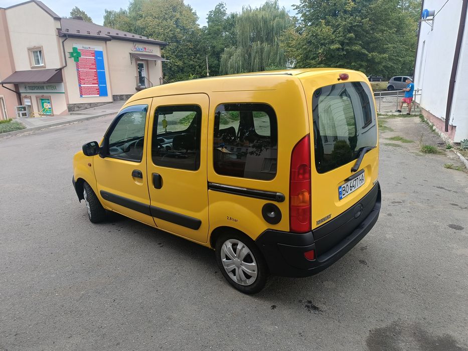 Рено Кенго мінівен пасажир