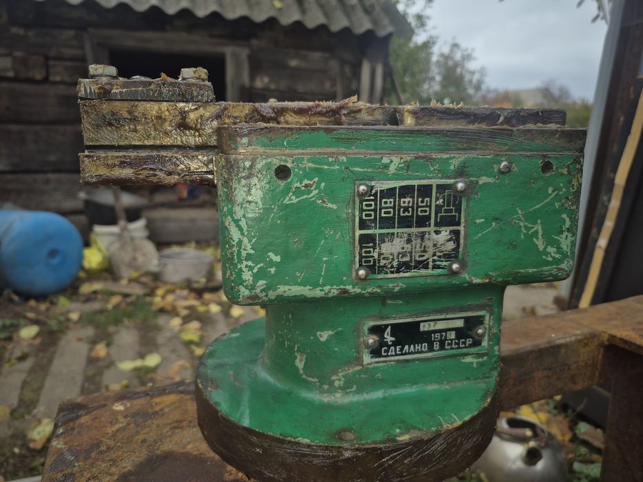 Долбежная голова 675  Синусный поворотный стол