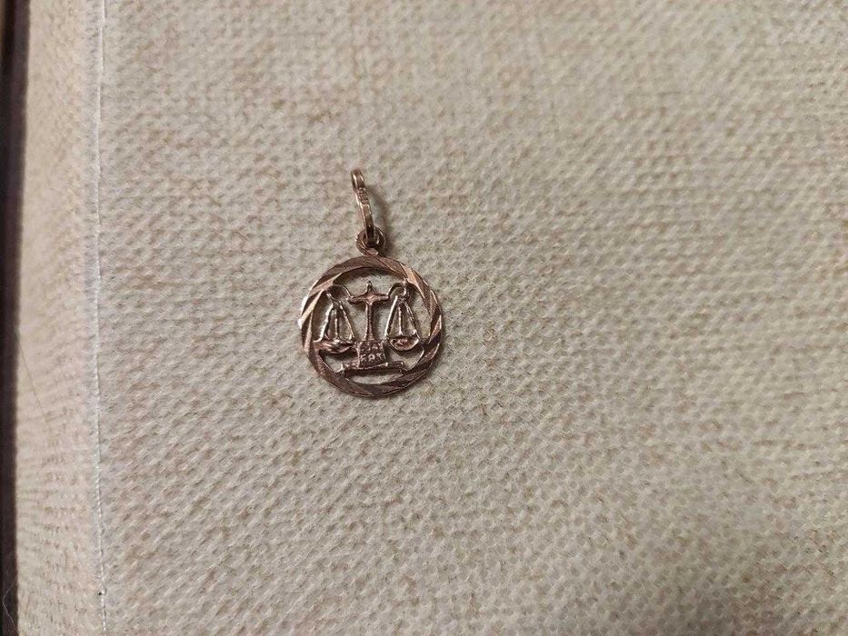 Кулон золотой "весы", золото, 585 проба