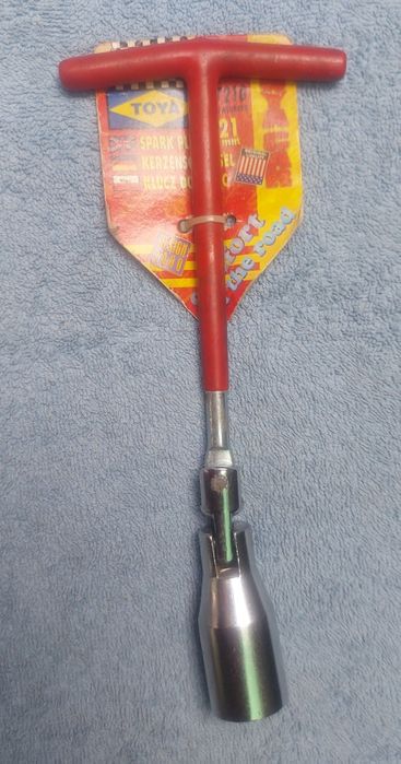 Klucz do świec Toya - przegubowy, r. 21 mm