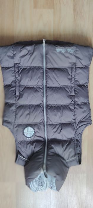 Безрукавка в ідеальному стані !!!