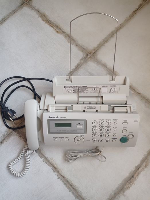 Компактный телефон-факс Panasonic KX-FP207UA на звичайному папері