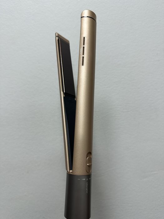 Випрямляч для волосся моделі Kusnca Platinum.