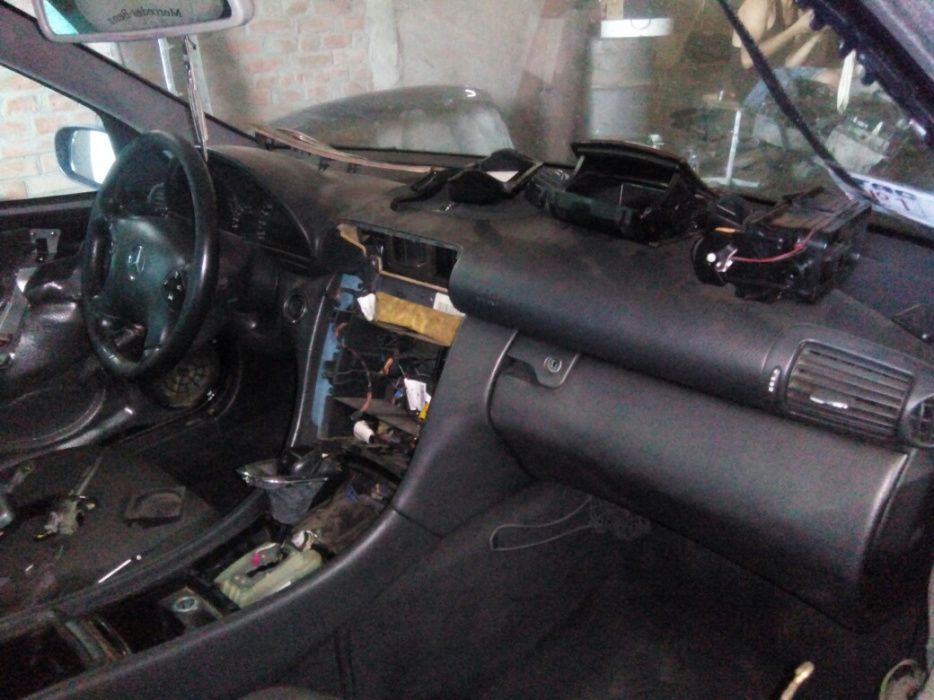 Торпеда передня панель сіра і чорна Мерседес w203 c220