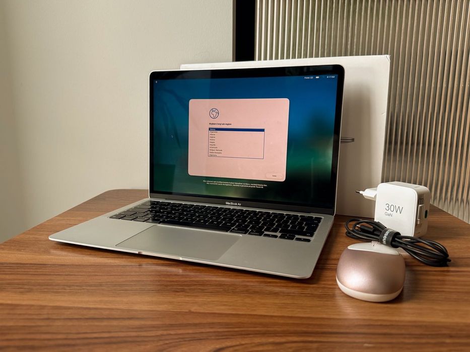 MacBook Air M1 13 8/256GB Silver (Bateria 92% + opakowanie, etui, mysz)