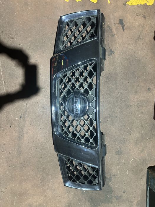 Grelha frontal nissan navarra D40