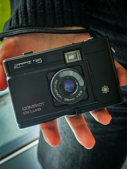 Revue Compact De Luxe 35 – Câmara Analógica 35mm Vintage
Revue Compact