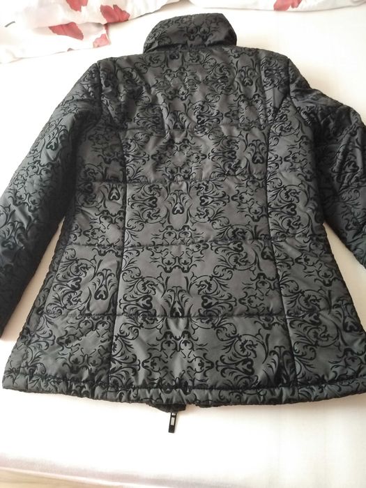 Czarna kurtka zimowa