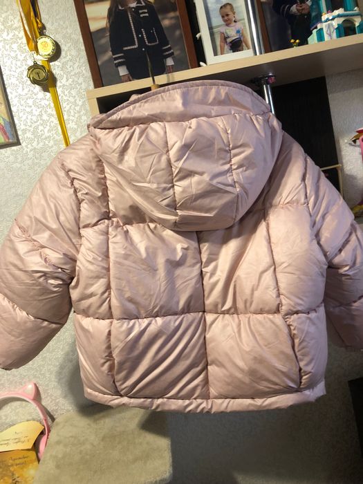 Продам теплу куртку для дівчинки