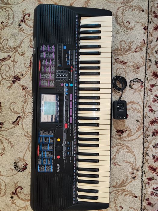 Yamaha PSR-220 не включається