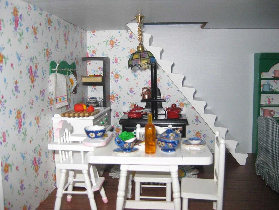 ELECTRIFIED DOLLHOUSE - LIVING ROOM AND ATTIC433489604845905922