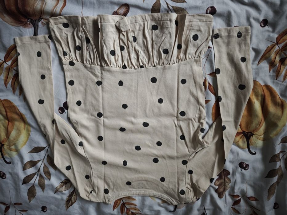 Bluzka koszulka długi rękaw w kropki z falbanką Pepco